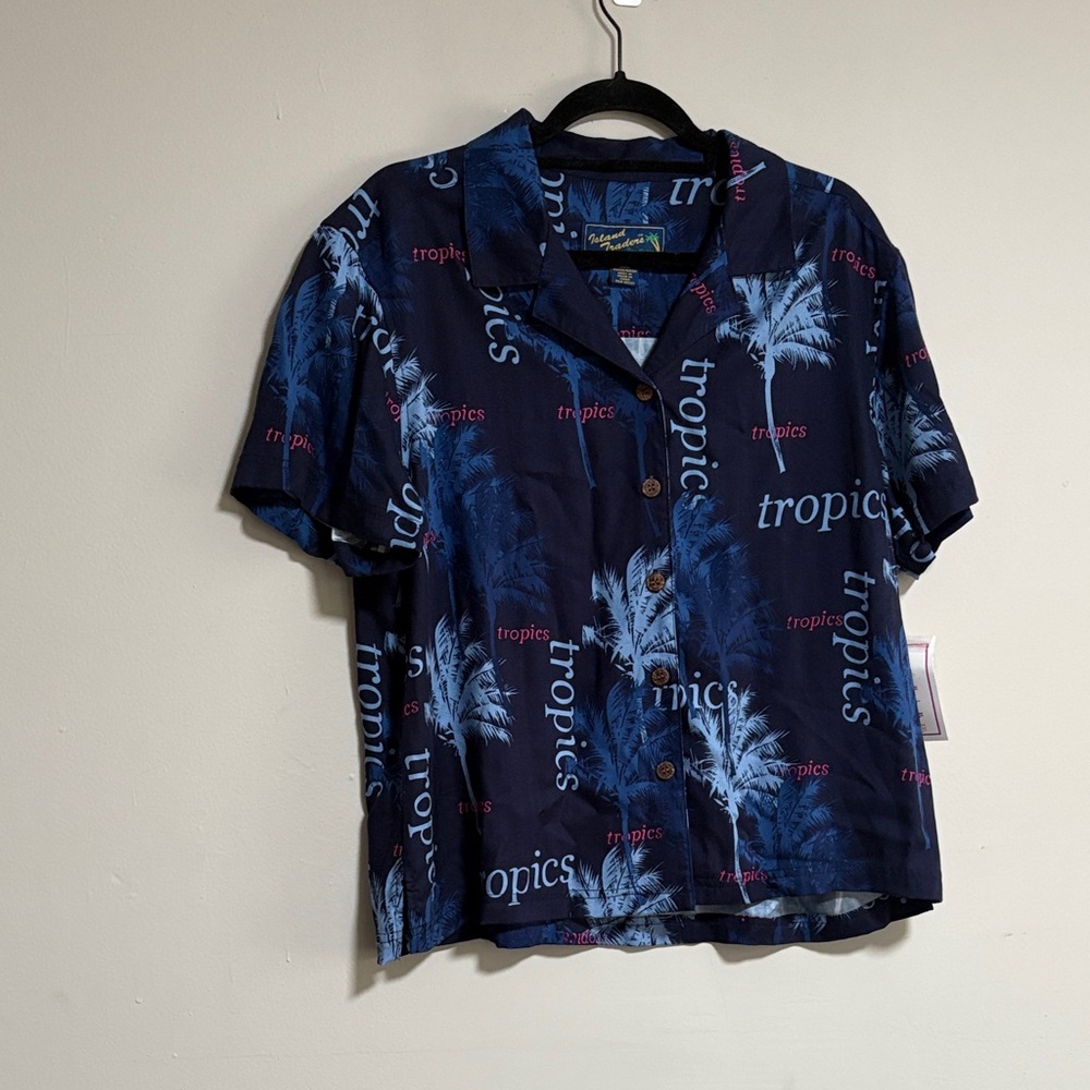Shirt Island Traders women's medium blue rayon tropical print button-up